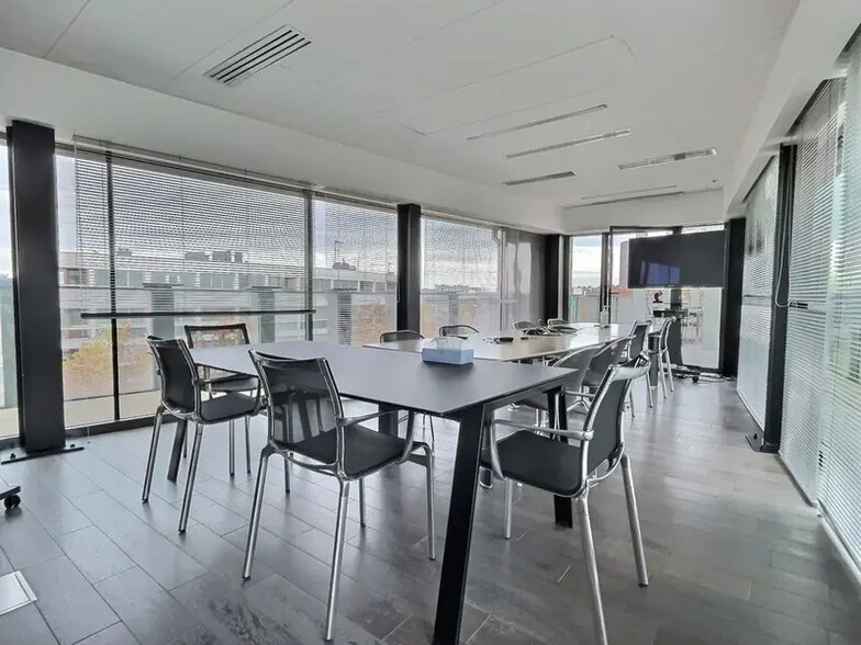 1-9 Avenue René Coty, Paris à louer - Photo de l’immeuble – Image 3 sur 10