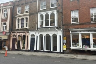 7 High St, Windsor à louer Photo de l’immeuble– Image 1 sur 4