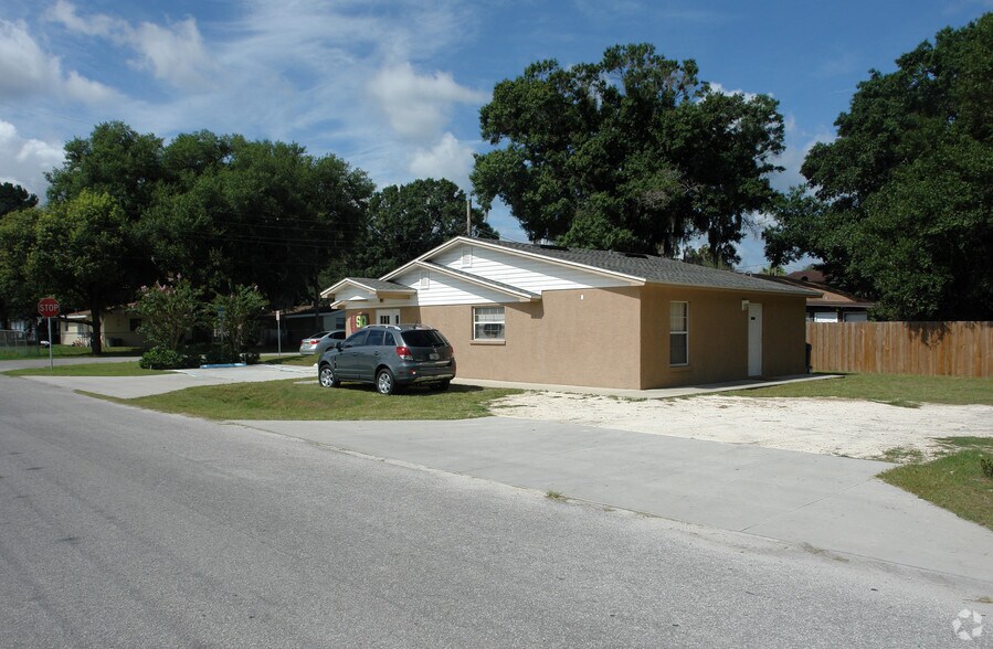 1203 Mayflower Dr, Lakeland, FL à vendre - Photo de l’immeuble – Image 2 sur 2