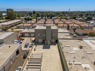 Plus de détails pour 7018 1/2 Darby Ave, Reseda, CA - Industriel/Logistique à louer
