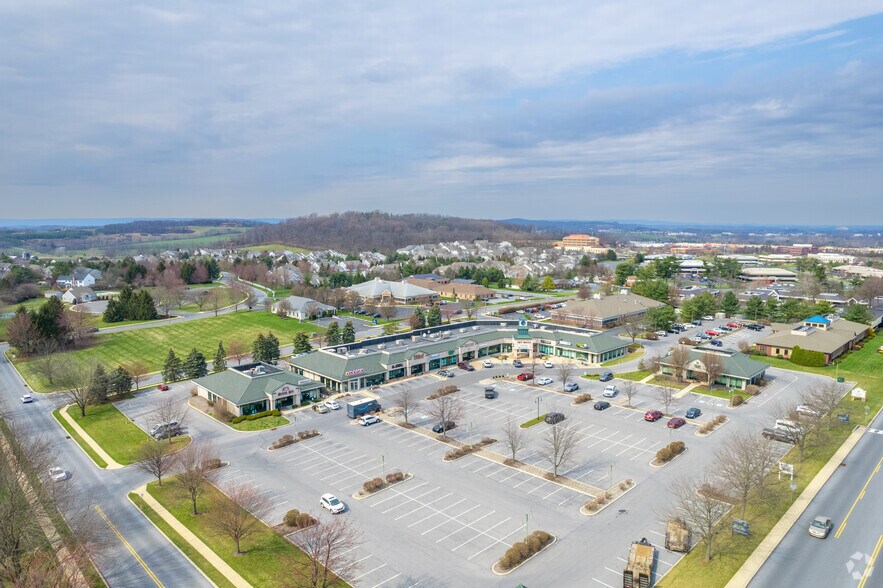 72-98 Commerce Dr, Wyomissing, PA à vendre - Aérien – Image 2 sur 6