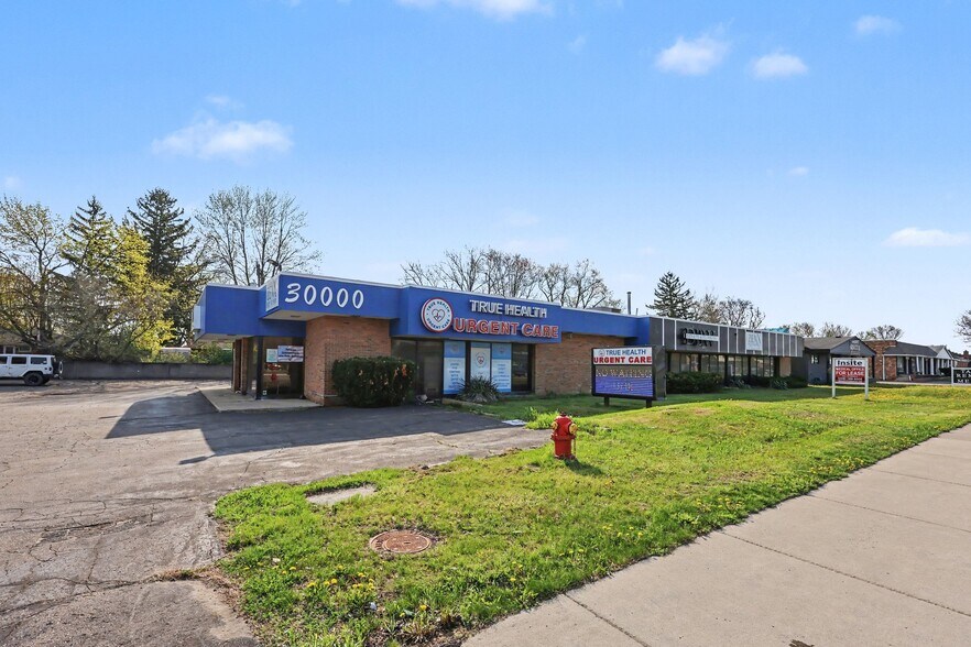 30000 Orchard Lake Rd, Farmington, MI à vendre - Photo de l’immeuble – Image 3 sur 30