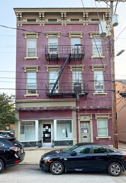 24 E University Ave, Cincinnati, OH à vendre - Photo de l’immeuble – Image 2 sur 64