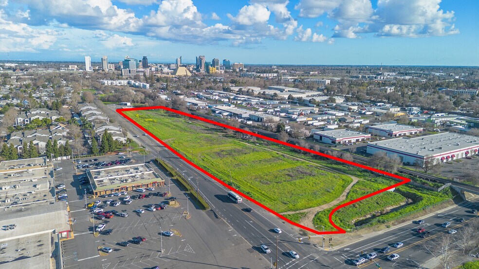 851 Sacramento Ave, West Sacramento, CA à vendre - Photo de l’immeuble – Image 2 sur 10