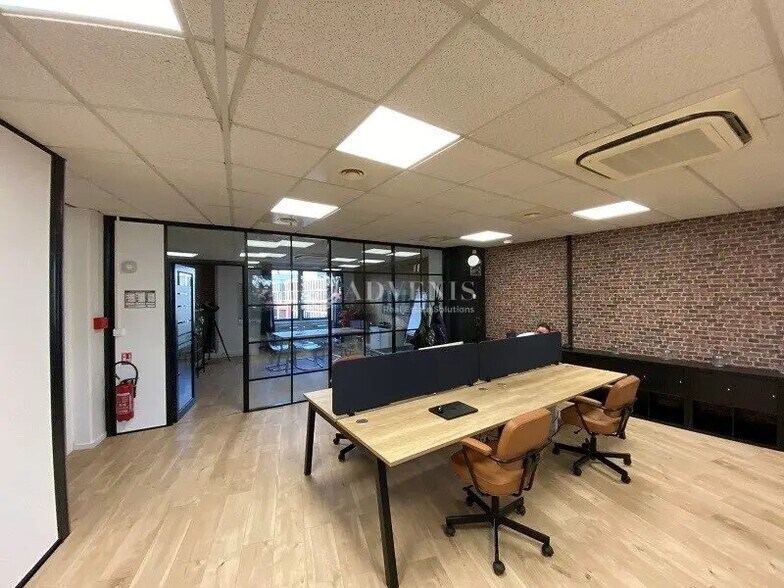 Bureau dans Saint-Germain-en-Laye à louer - Photo de l’immeuble – Image 3 sur 6