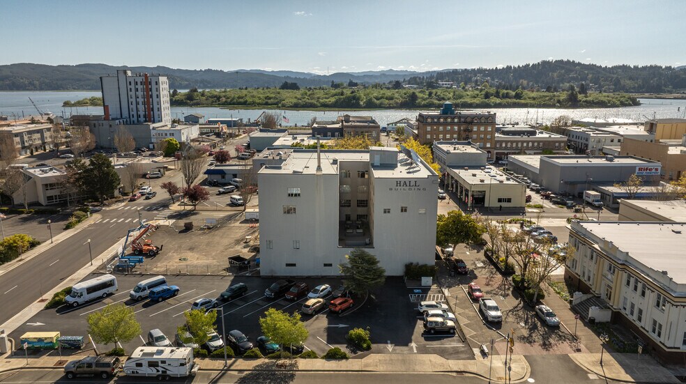 340 Central Ave, Coos Bay, OR à vendre - Photo de l’immeuble – Image 3 sur 64