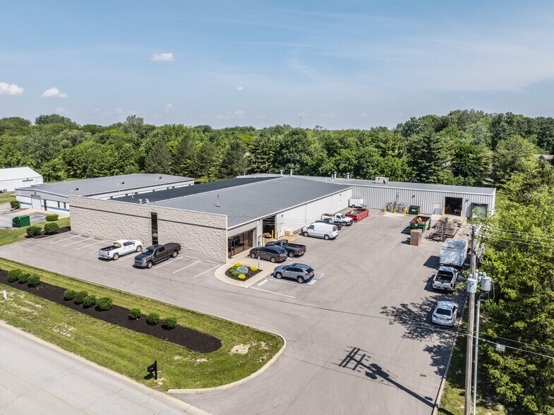 15535 Stony Creek Way, Noblesville, IN à vendre - Photo de l’immeuble – Image 2 sur 8