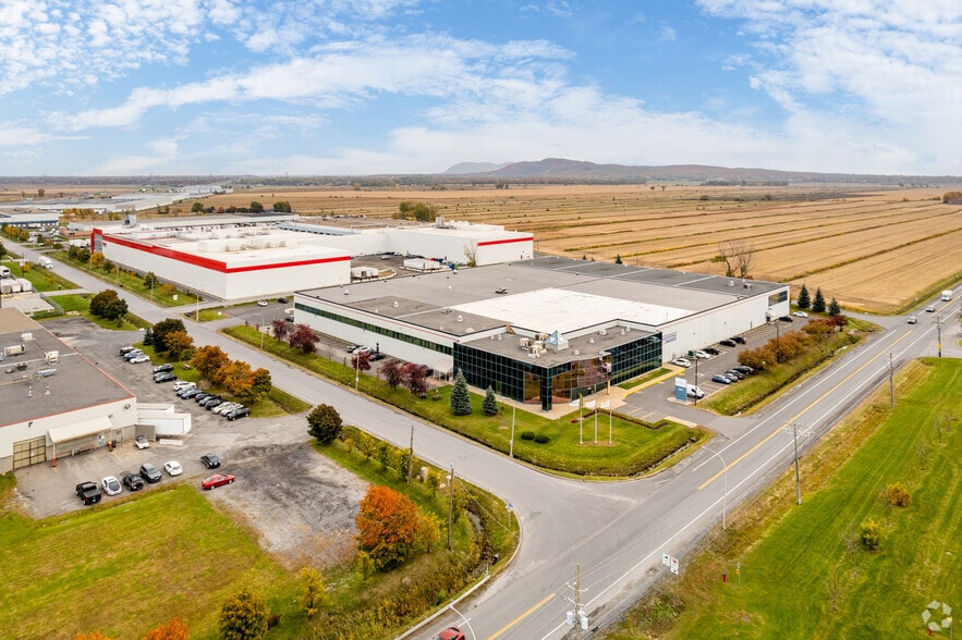 1675 Boul de Montarville, Boucherville, QC à louer - Aérien – Image 2 sur 19