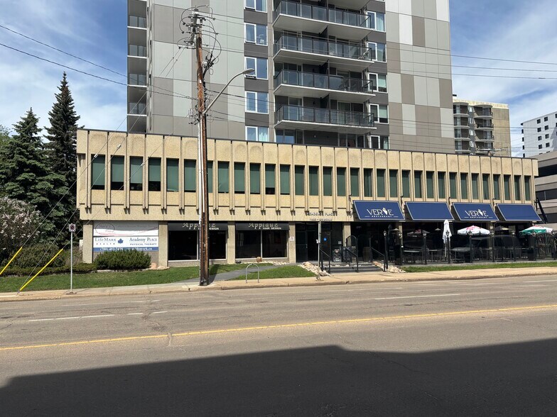 11520 100 Av NW, Edmonton, AB à vendre - Photo de l’immeuble – Image 1 sur 6