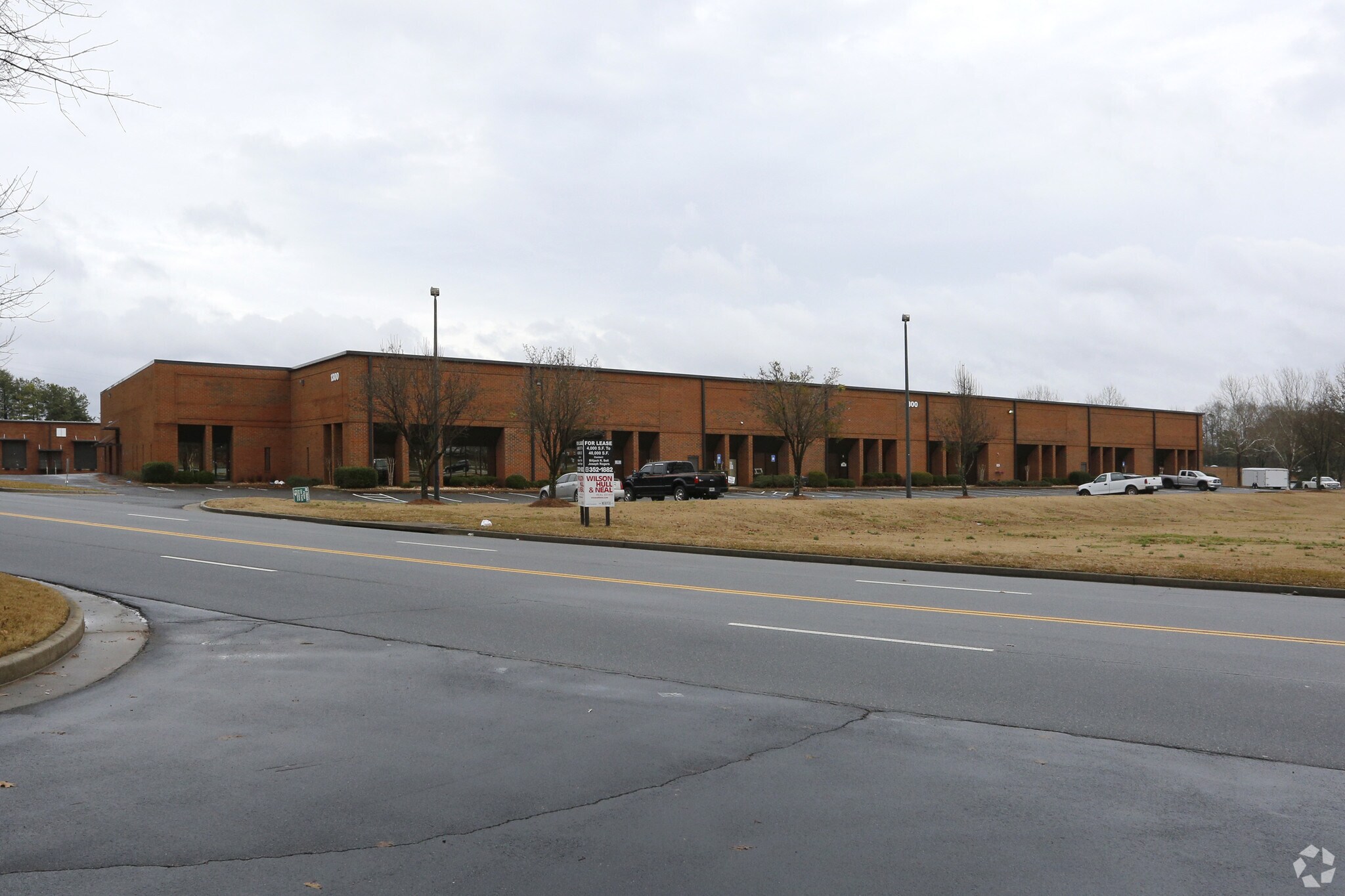 1300 Cobb International Dr, Kennesaw, GA à louer Photo principale– Image 1 sur 7