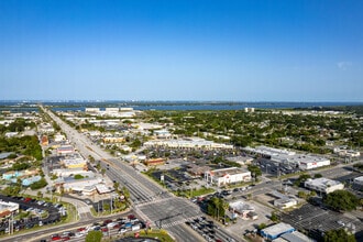125 E Merritt Island Cswy, Merritt Island, FL - Vue aérienne  vue de carte