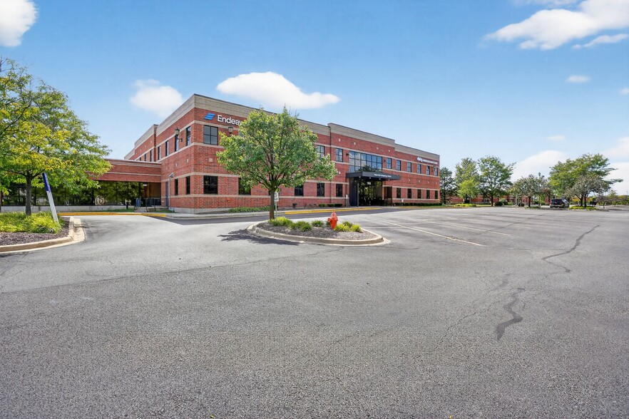 1259 Rickert Dr, Naperville, IL à louer - Photo de l’immeuble – Image 2 sur 16