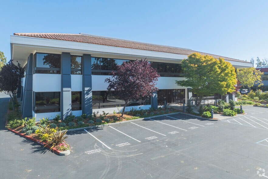 1870 Embarcadero Rd, Palo Alto, CA à louer - Photo de l’immeuble – Image 2 sur 18