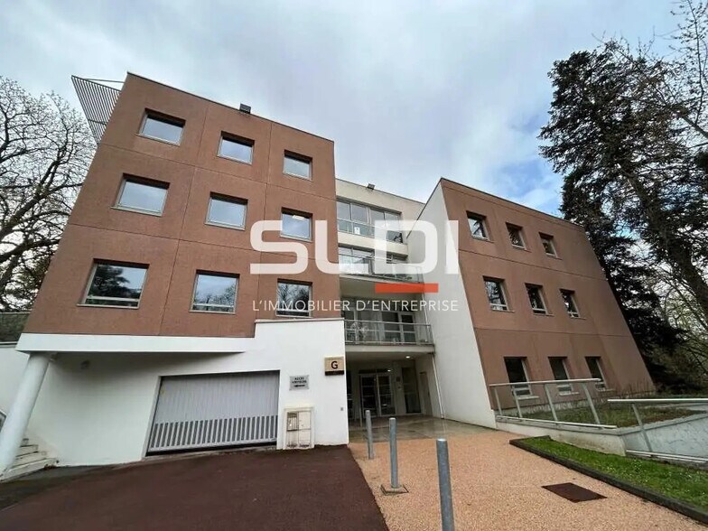 Bureau dans Écully à louer - Photo de l’immeuble – Image 2 sur 21