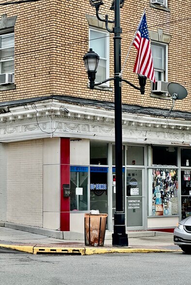 1616 Summit Ave, Union City, NJ à louer - Photo de l’immeuble – Image 2 sur 9