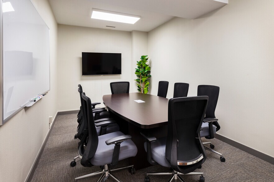 121 S Broadway Ave, Tyler, TX à louer - Photo de l’immeuble – Image 3 sur 13