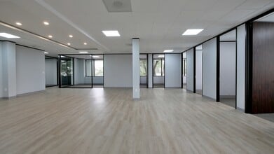 800 Tully Rd, Houston, TX à louer Photo intérieure– Image 2 sur 20