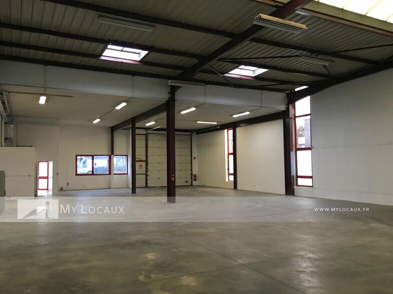Industriel/Logistique dans Le Blanc-Mesnil à louer - Photo de l’immeuble – Image 3 sur 4