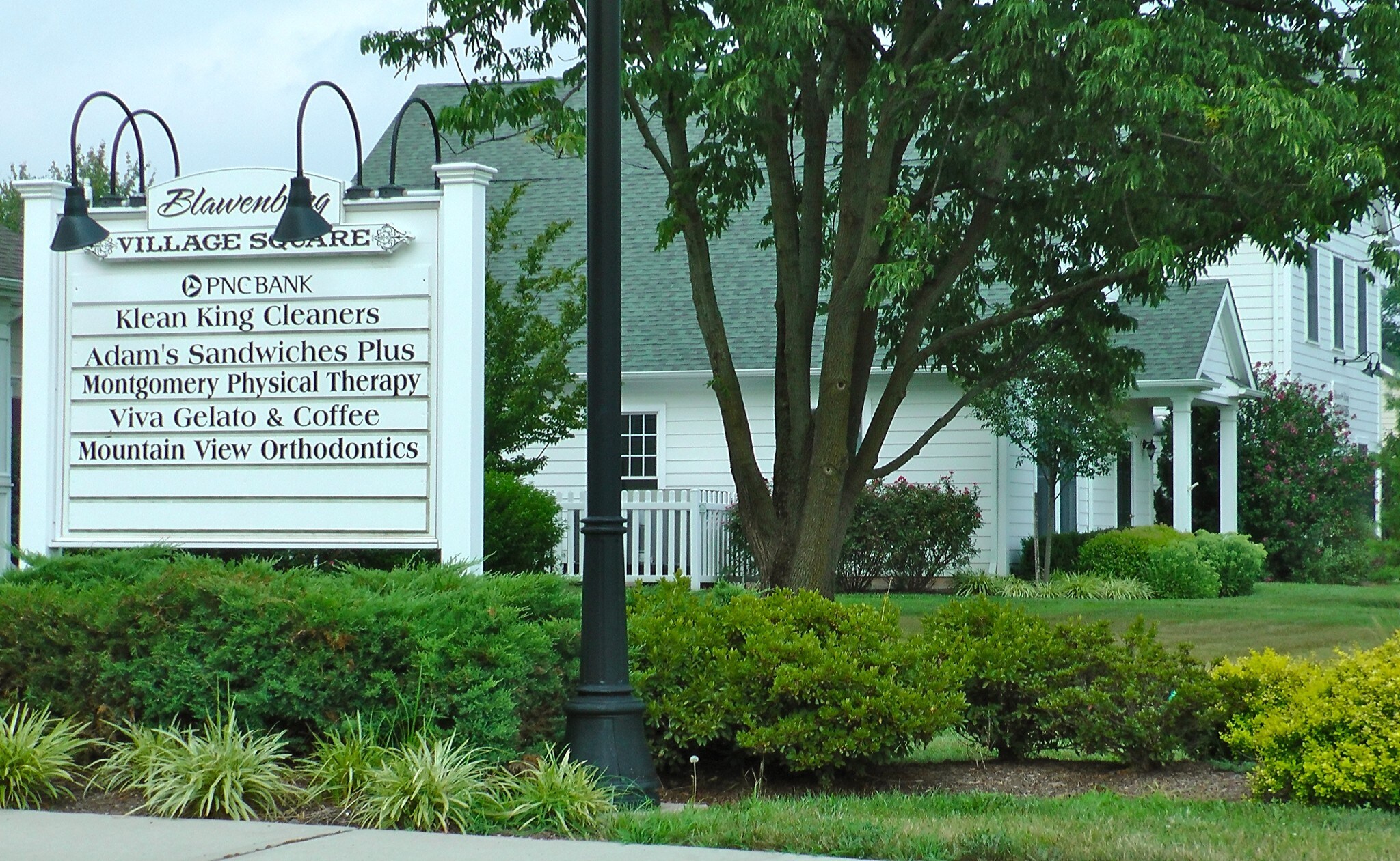 378-390 Route 518, Skillman, NJ à louer Photo principale– Image 1 sur 9