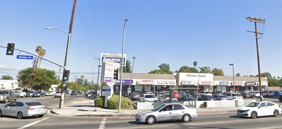 7550 Tampa Ave, Reseda, CA à louer - Photo de l’immeuble – Image 3 sur 12