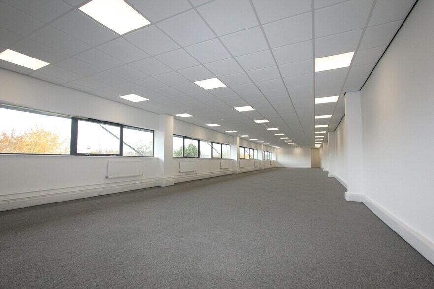 Portfield Rd, Portsmouth à louer - Photo de l’immeuble – Image 2 sur 3