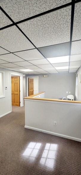 149 Durham Rd, Madison, CT à louer - Photo intérieure – Image 3 sur 13