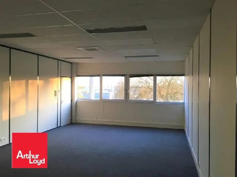 Bureau dans Chartres à louer - Photo de l’immeuble – Image 1 sur 2