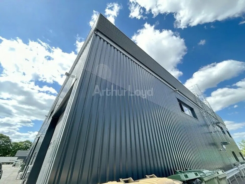 Local d'activités dans Heillecourt à vendre - Photo de l’immeuble – Image 3 sur 13