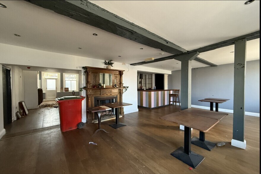 2 The Square, Storrington à louer - Photo intérieure – Image 3 sur 9