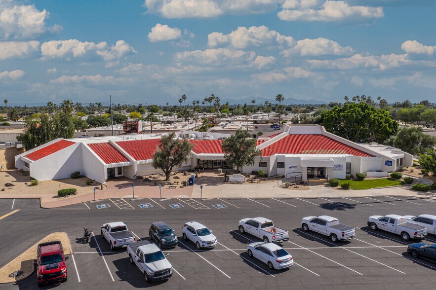 10240 W Bell Rd, Sun City, AZ à vendre - Photo de l’immeuble – Image 2 sur 5