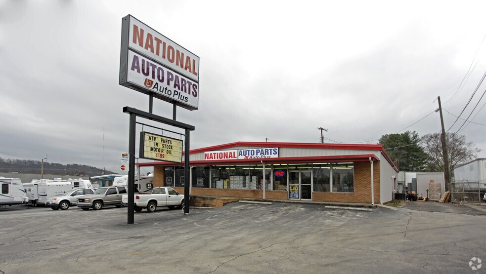 4725 Clinton Hwy, Knoxville, TN à louer - Photo de l’immeuble – Image 3 sur 5