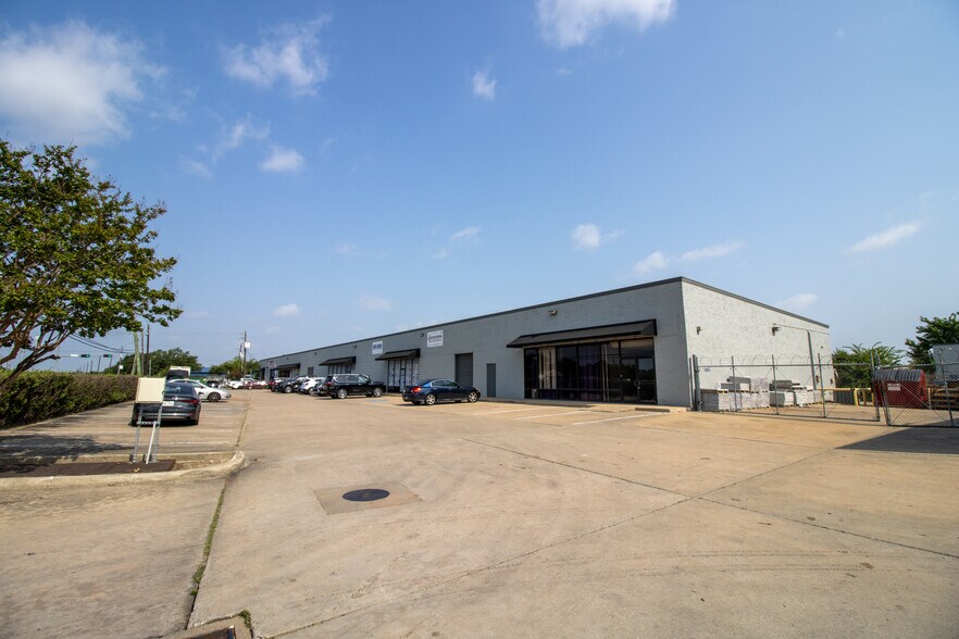 Berry Winkler Business Park portefeuille de 3 biens à vendre sur LoopNet.fr - Photo principale – Image 2 sur 3