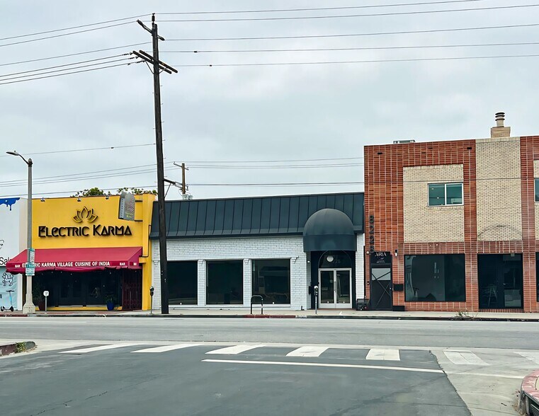 8226 W 3rd St, Los Angeles, CA à louer - Photo de l’immeuble – Image 1 sur 12