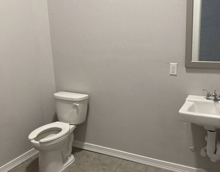 344 Communipaw Ave, Jersey City, NJ à louer - Photo de l’immeuble – Image 2 sur 8