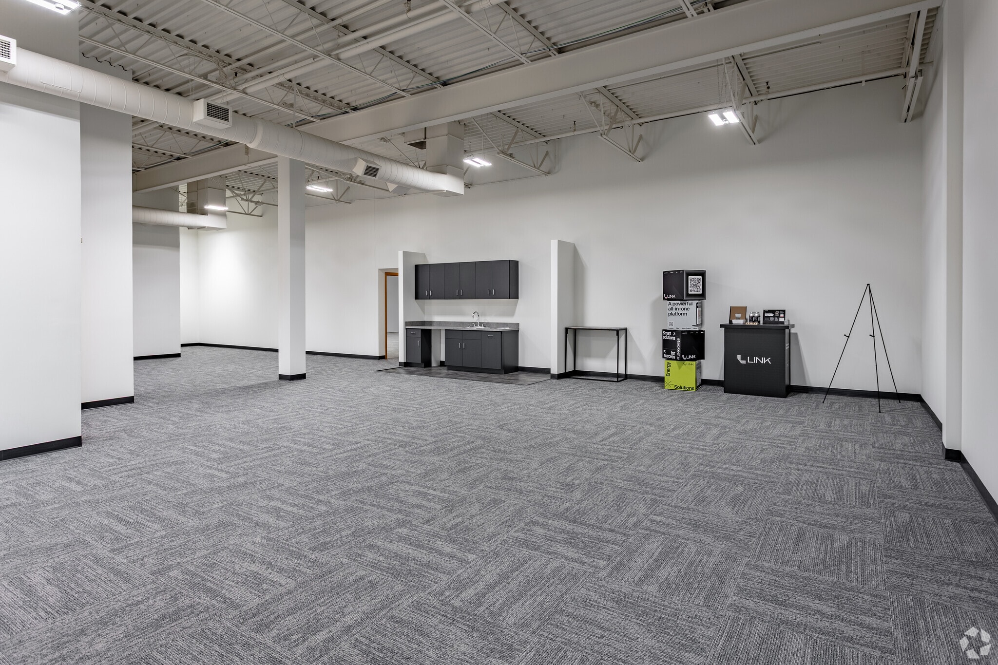 7850-7890 12th Ave E, Bloomington, MN à louer Photo intérieure– Image 1 sur 6