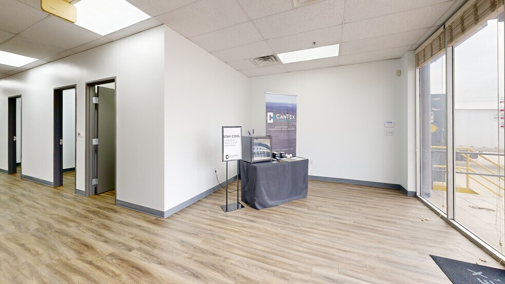 2213 E Pioneer Dr, Irving, TX à louer - Numérisation 3D Matterport – Image 3 sur 28