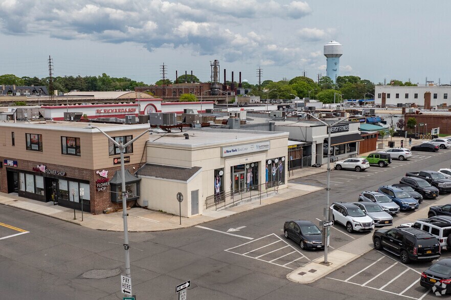 290 Sunrise Hwy, Rockville Centre, NY à louer - Photo de l’immeuble – Image 2 sur 5