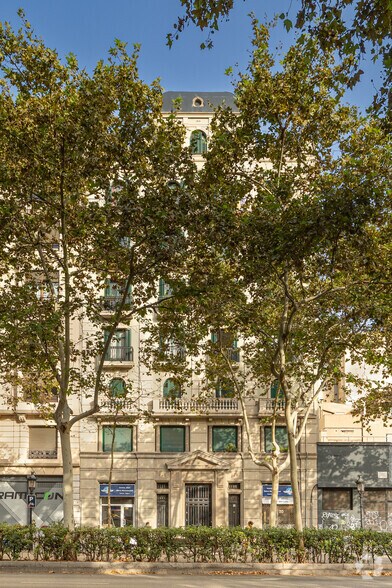Local commercial dans Barcelone, Barcelona à louer - Photo de l’immeuble – Image 2 sur 2
