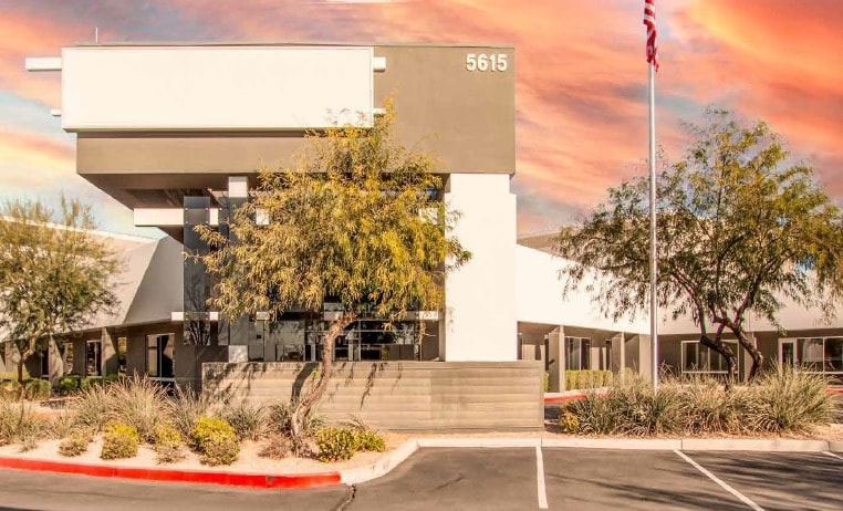 5615 S Sossaman Rd, Mesa, AZ à vendre - Photo de l’immeuble – Image 1 sur 15