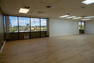 25 S Raymond Ave, Alhambra, CA à louer Photo intérieure– Image 2 sur 4