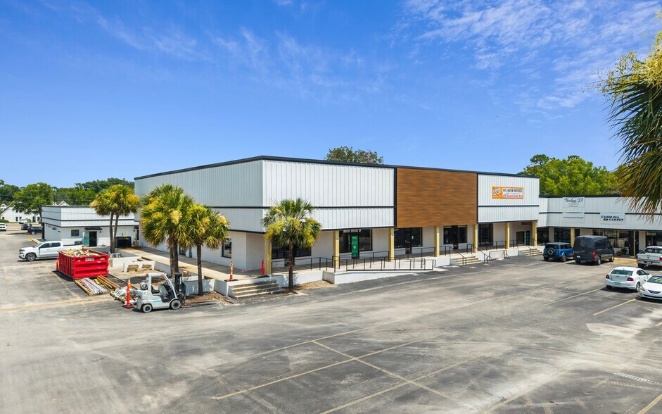 1035 Johnnie Dodds Blvd, Mt Pleasant, SC à louer - Photo de l’immeuble – Image 3 sur 19