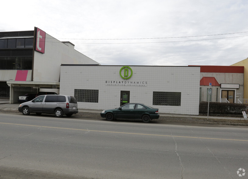 1733 10th Ave SW, Calgary, AB à louer - Photo de l’immeuble – Image 2 sur 6