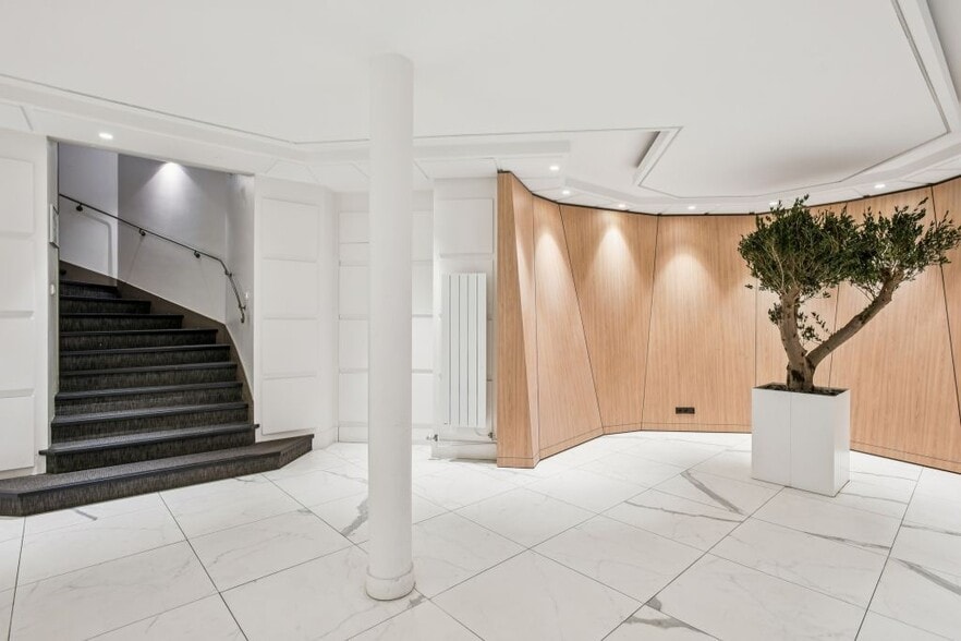 44 Rue La Fayette, Paris à louer - Photo intérieure – Image 2 sur 9