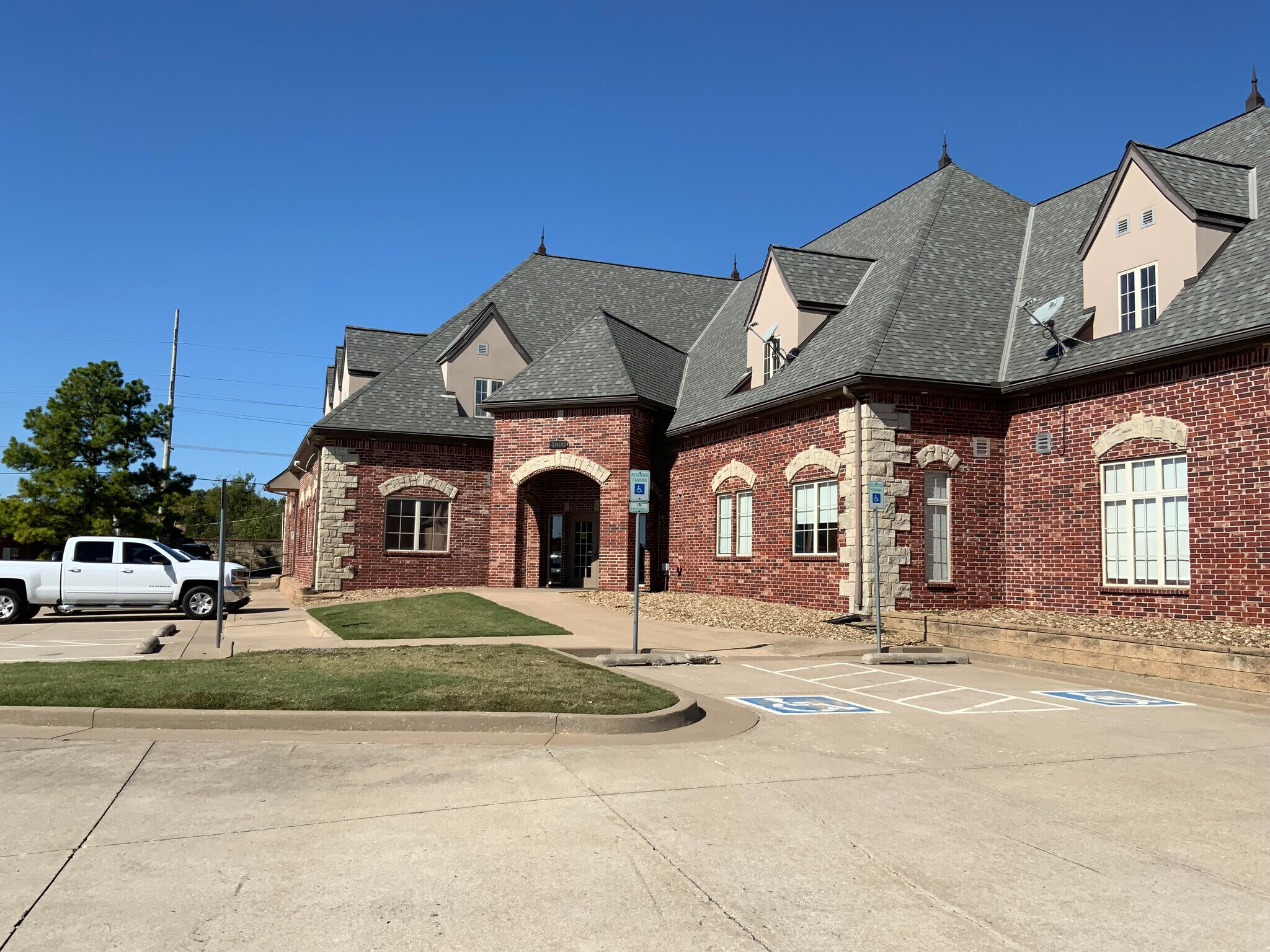 4800 W San Antonio St, Broken Arrow, OK à vendre Photo principale– Image 1 sur 9