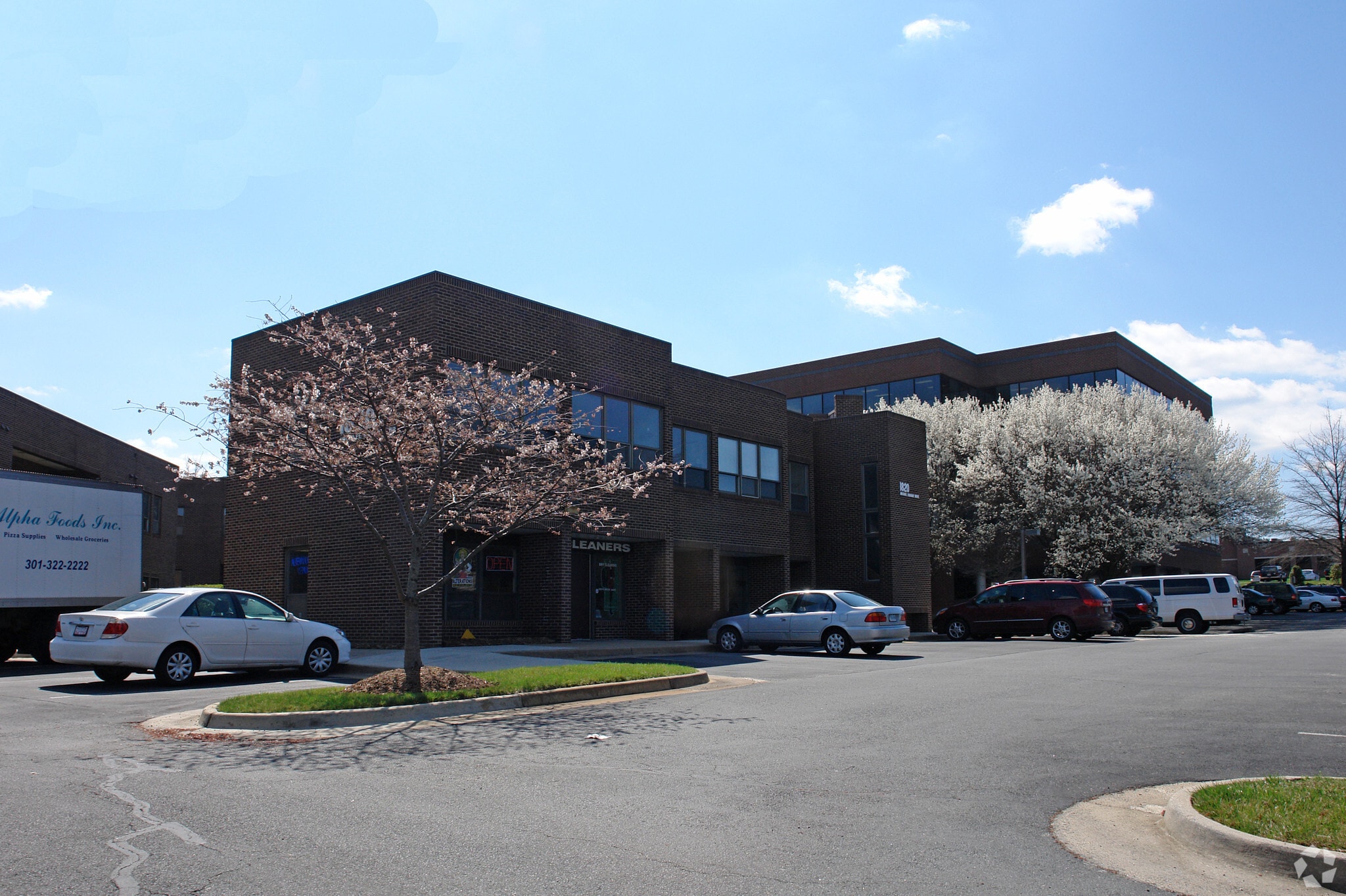 1820 Michael Faraday Dr, Reston, VA à louer Photo principale– Image 1 sur 26