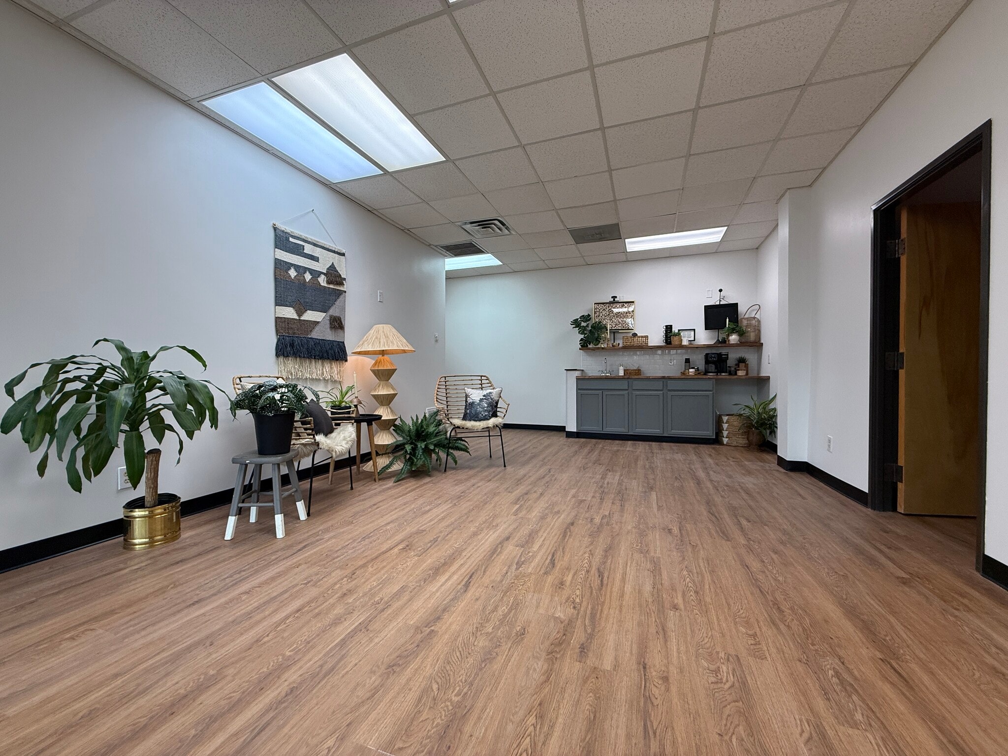 614 S Edmonds Ln, Lewisville, TX à louer Photo intérieure– Image 1 sur 9