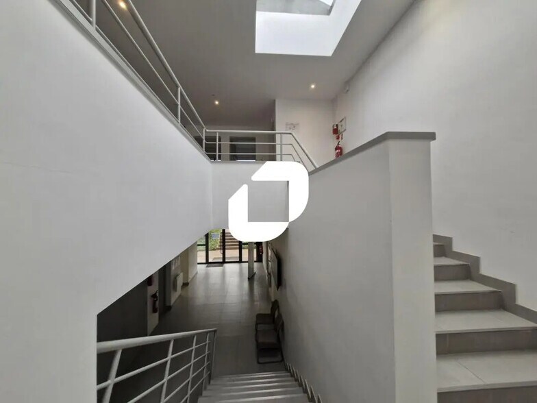 8 Allée Hendrik Lorentz, Champs-sur-Marne à louer - Photo de l’immeuble – Image 1 sur 8