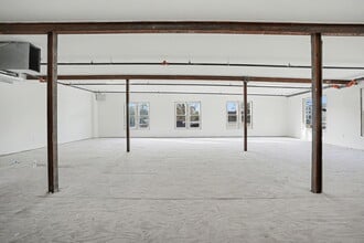 2517 Bull St, Savannah, GA à louer Photo intérieure– Image 2 sur 3