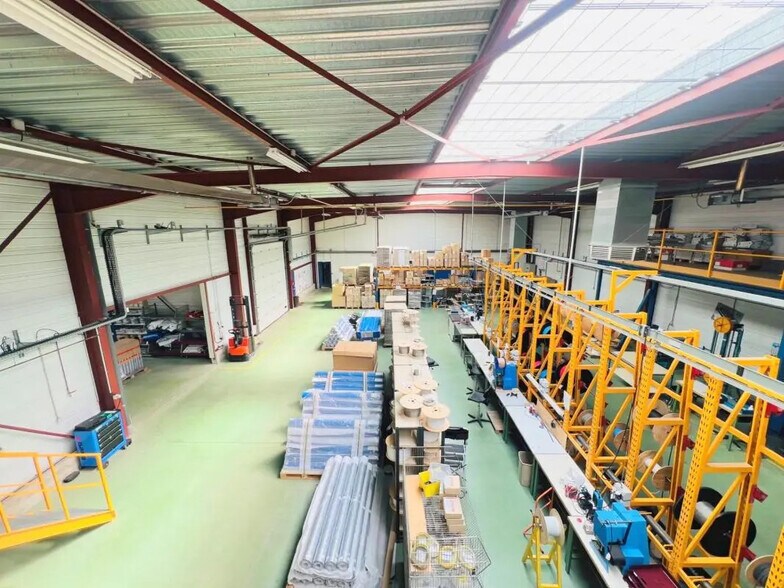 Local d'activités dans Saint-Germain-de-la-Grange à vendre - Photo intérieure – Image 1 sur 17