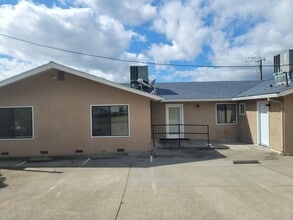 4130-4136 Grass Valley Hwy, Auburn, CA à louer Photo de l’immeuble– Image 2 sur 9